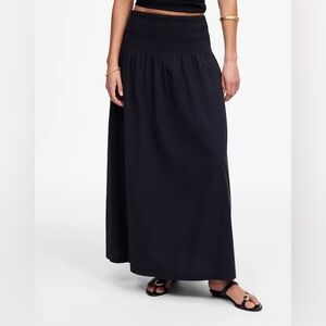 Madewell NWT Smocked Waist Poplin Midi Skirt Size Medium in Jet Black